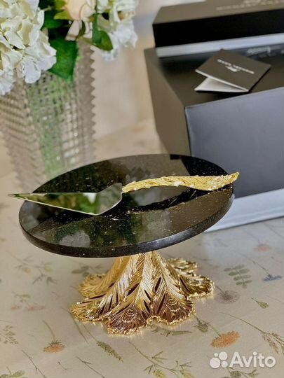 Тортница Michael Aram