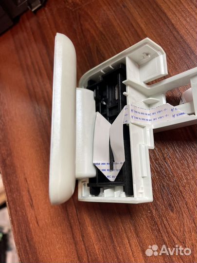 B3Q10-60145 Крепление панели управления HP M426