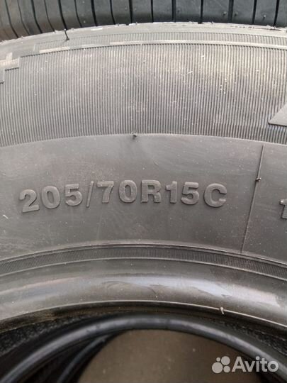 Delinte DV2 205/70 R15C 106S