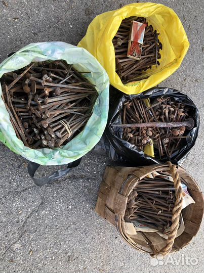 Гвозди кованые. Старинные