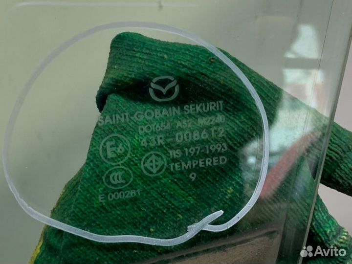 Стекло двери переднее левое Mazda 3 BL