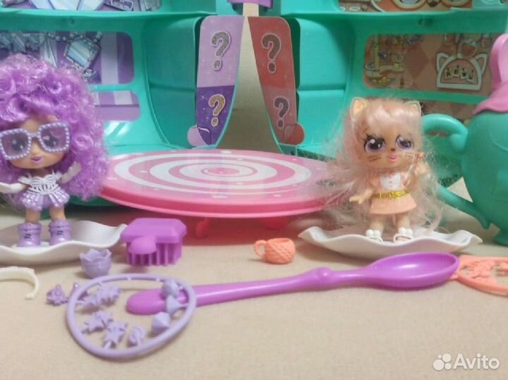 Чашка и куклы лол