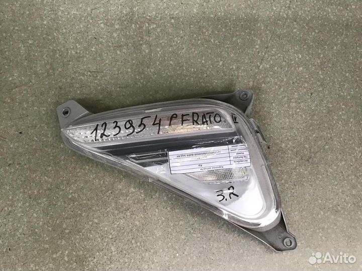 Фонарь задний в бампер правый Kia Cerato 2018