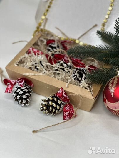 Новогодние украшения шишки