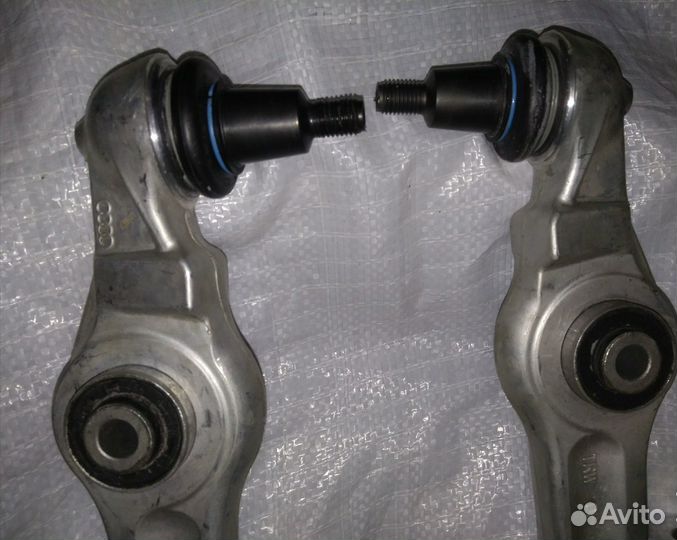 Рычаг прямой нижний Audi(Skoda,Volkswagen,Passat)