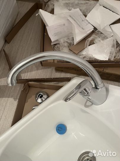 Мойка со смесителем и сифоном