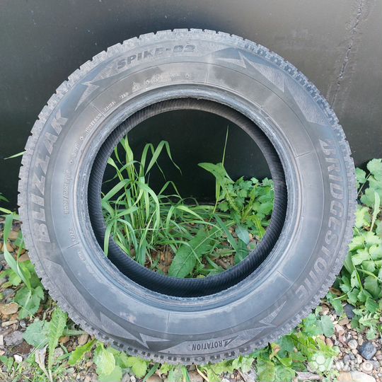 Bridgestone Blizzak Spike-02 195/65 R15 91T