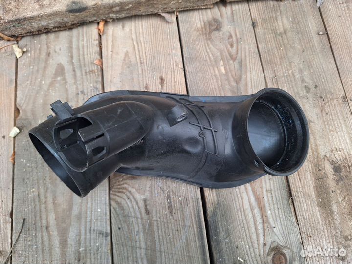 Патрубок чистого воздуха (к турбине) BMW 7 F01/F02