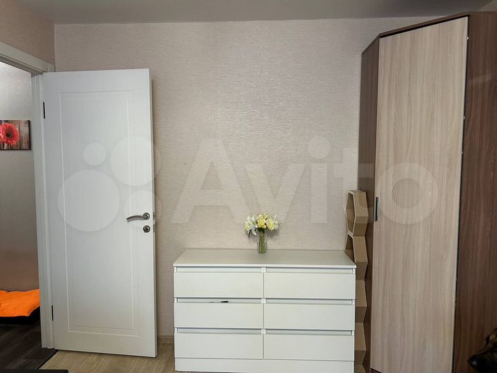 2-к. квартира, 54 м², 1/9 эт.