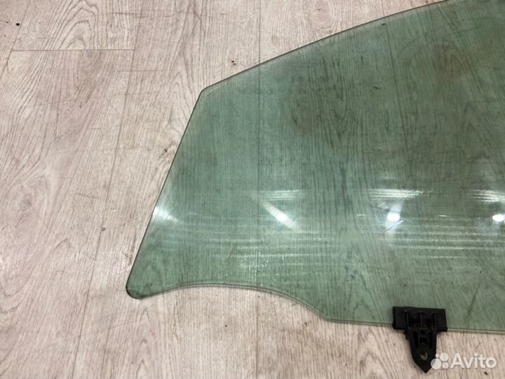 Стекло переднее левое Nissan Qashqai J10 HR16DE