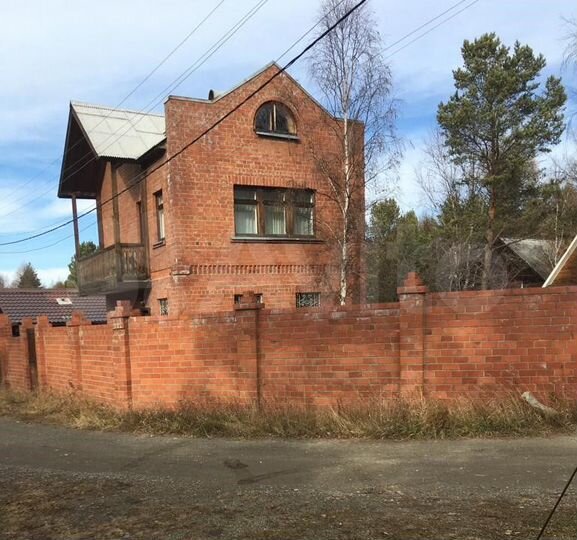 Дом 126 м² на участке 5 сот.