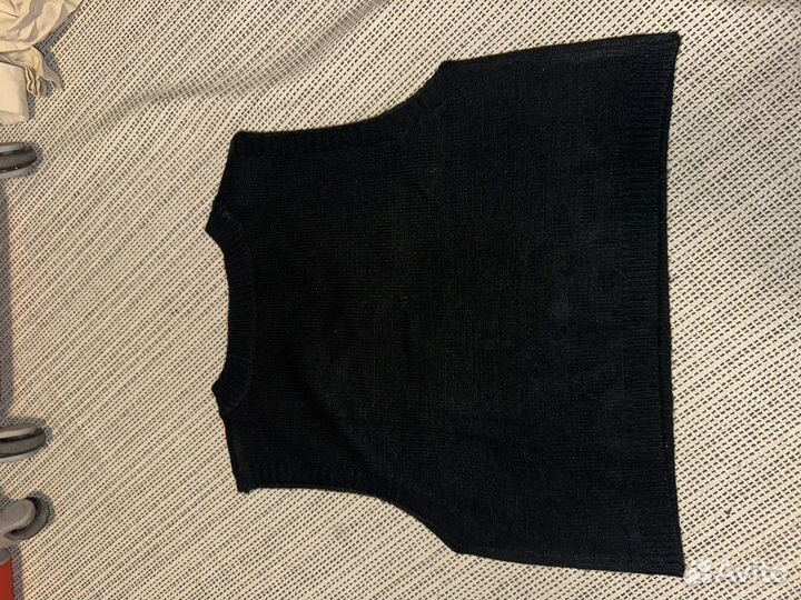 Жилет вязанный