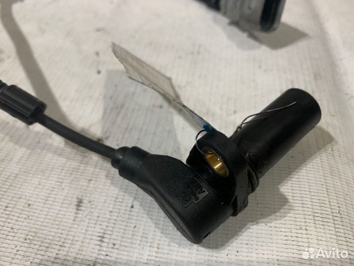 Датчик коленвала Volkswagen Touareg 2002-2010