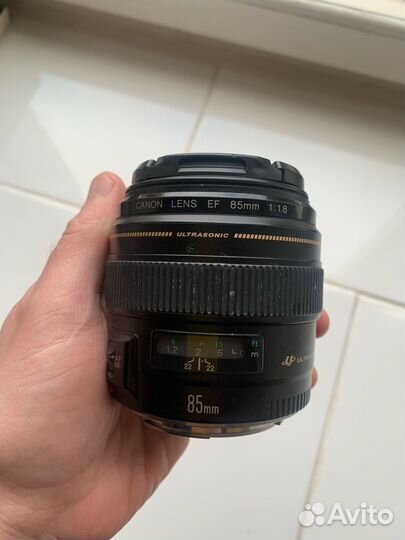 Объектив canon 85mm 1.8