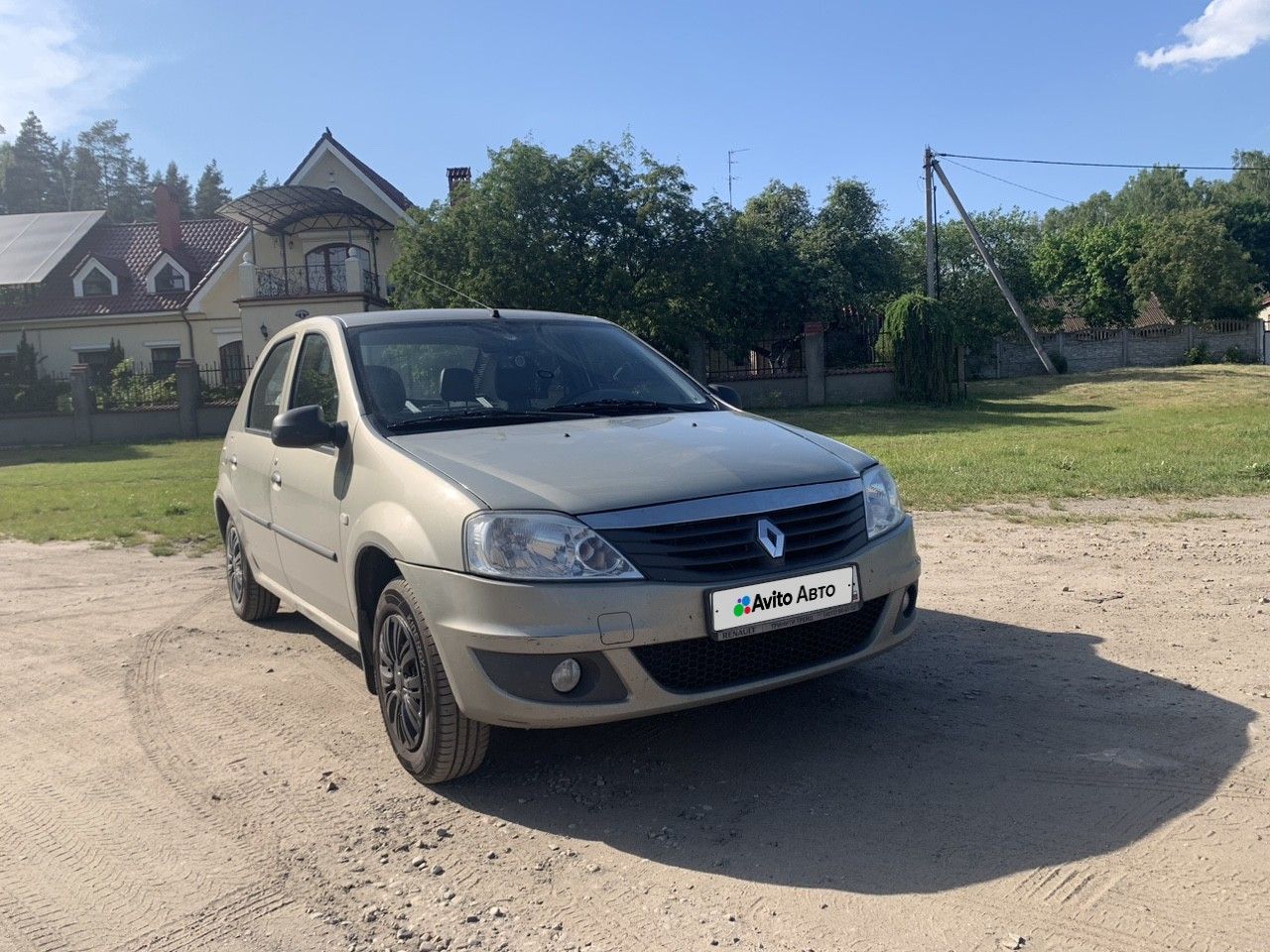 Renault Logan: фото владельца