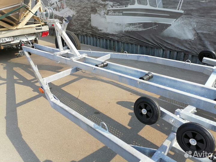 Прицеп лав 81018