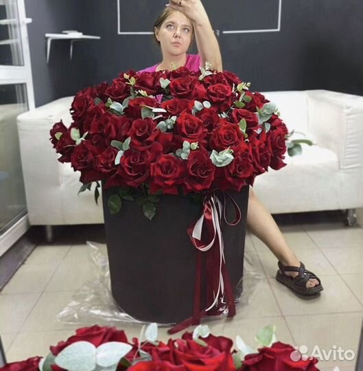 Цветы оптом розы в коробе