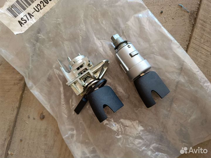 Вставка замка зажигания новая Ford Mondeo4