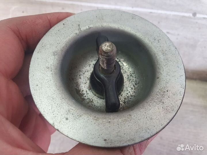 Болт крепления запасного колеса Toyota Camry XV30