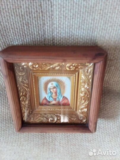 Икона в киоте