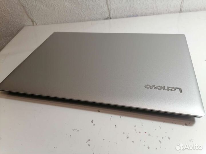 Ноутбук lenovo