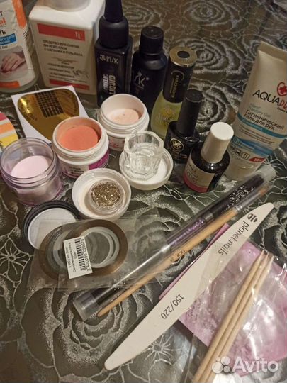 Для наращивания ногтей акрилом