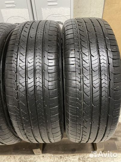 Goodyear Eagle Sport 215/60 R17 100V