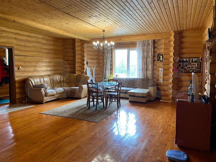 Коттедж 199 м² на участке 100 сот.