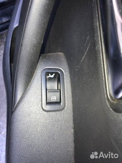 Стеклоподъемник двери задний правый Volkswagen