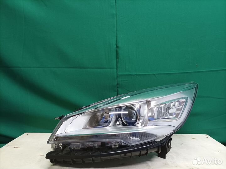 Фара левая Ford Kuga 2 цбс 2012