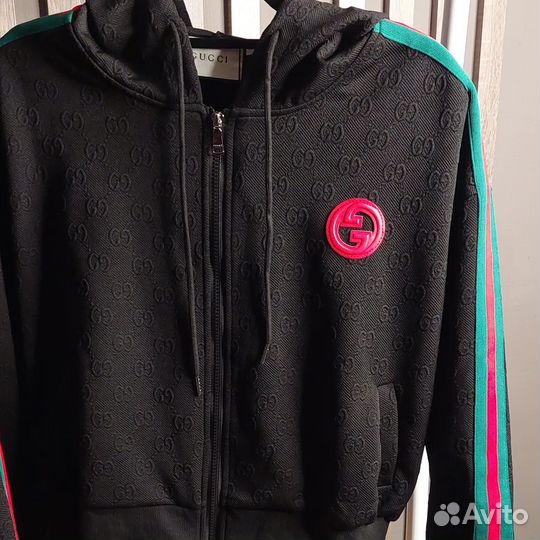 Спортивный костюм женский