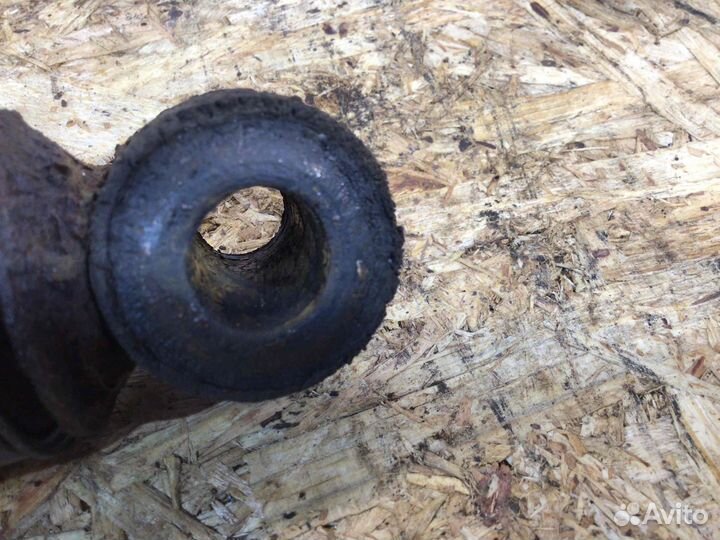 Амортизатор задний Nissan Navara 56200EB30A YD25