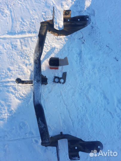 Фаркоп на toyota rav4 бу. Прицепной