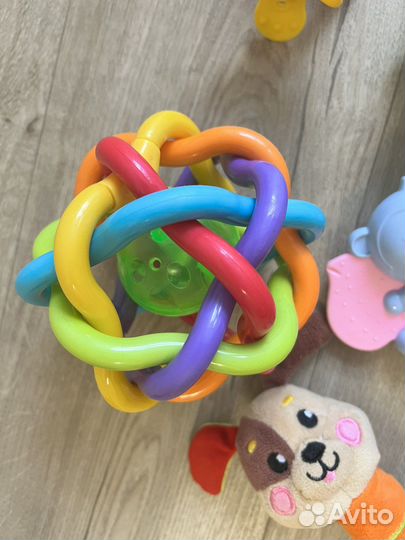 Игрушки для малышей 0+ и 6+