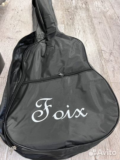 Акустическая гитара