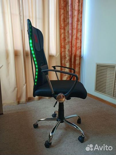 Компьютерное кресло dark до 149 кг