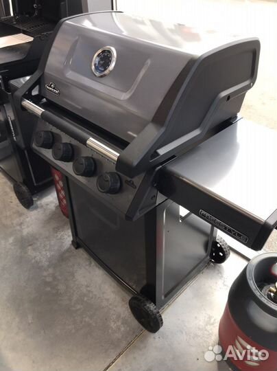 Газовый гриль Napoleon 425 Фристайл