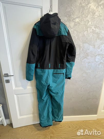 Сноубордический комбинезон