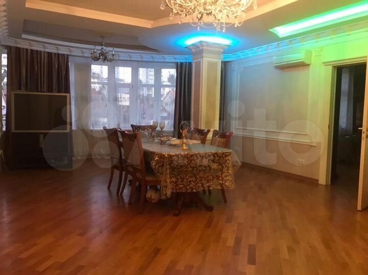 4-к. квартира, 150 м², 3/5 эт.