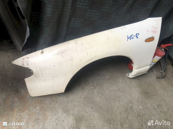 Крыло на mazda MS-8 mbep