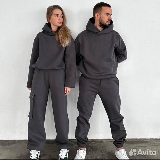 Парные спортивны костюмы