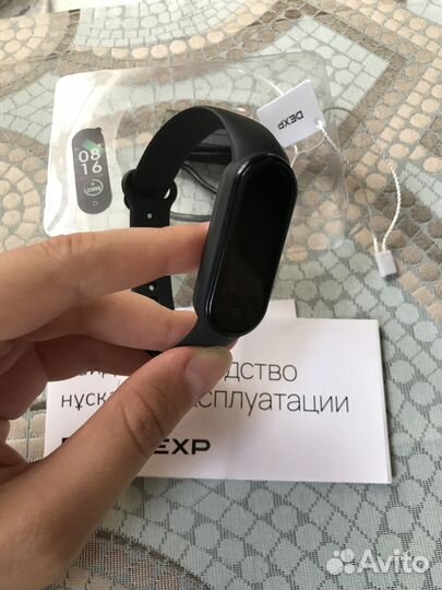 Продам фитнес браслет Dexp M6