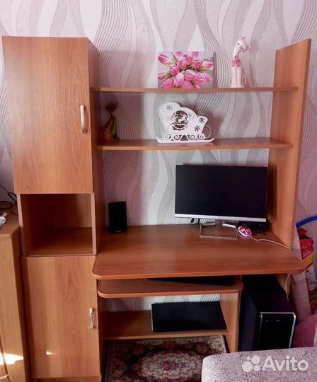 Компьютерный стол