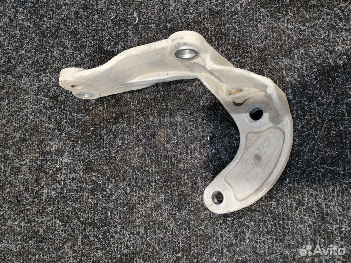 Кронштейн раздатки Renault Duster339303085R