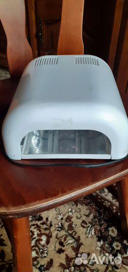 Лампа для ногтей