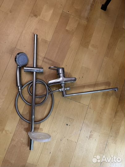 Смеситель для ванны