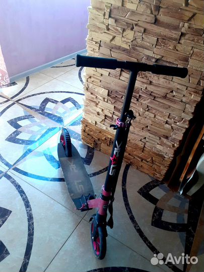 Самокат Stark