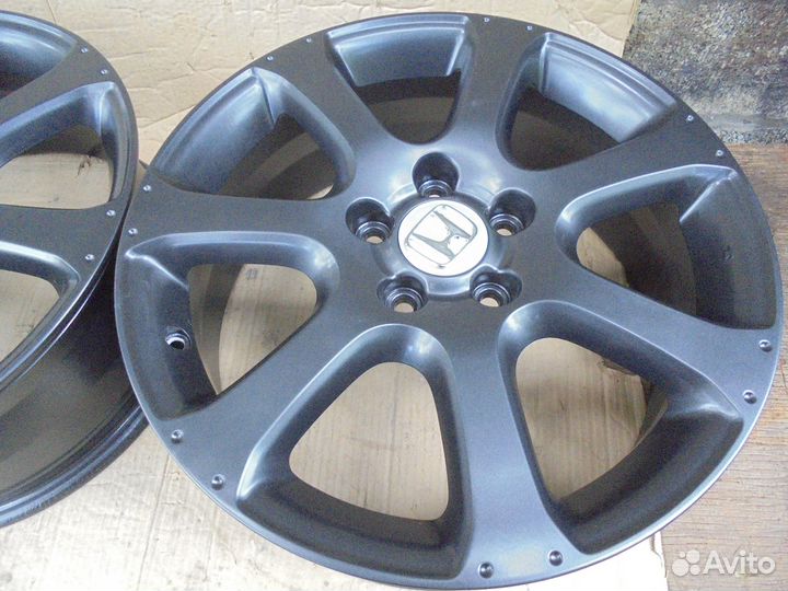 Оригинальные литые диски на Honda CRV 7J R18 ET 50