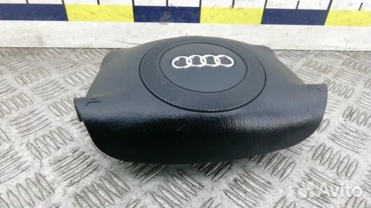 Подушка безопасности водителя audi A6 C5 (96G05J30