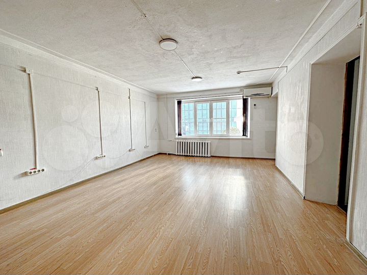 4-к. квартира, 105 м², 1/9 эт.